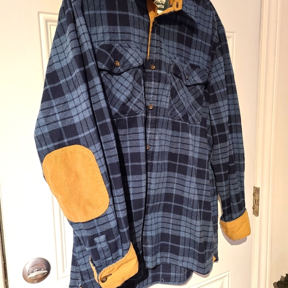 Roots Other - SOLD - Men's Roots plaid cotton button up